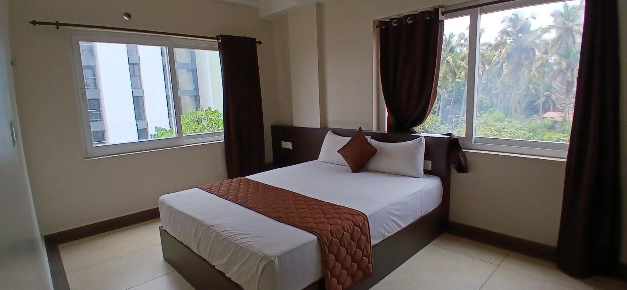 Hotel Pankaj Residency Guruvayur Exterior photo